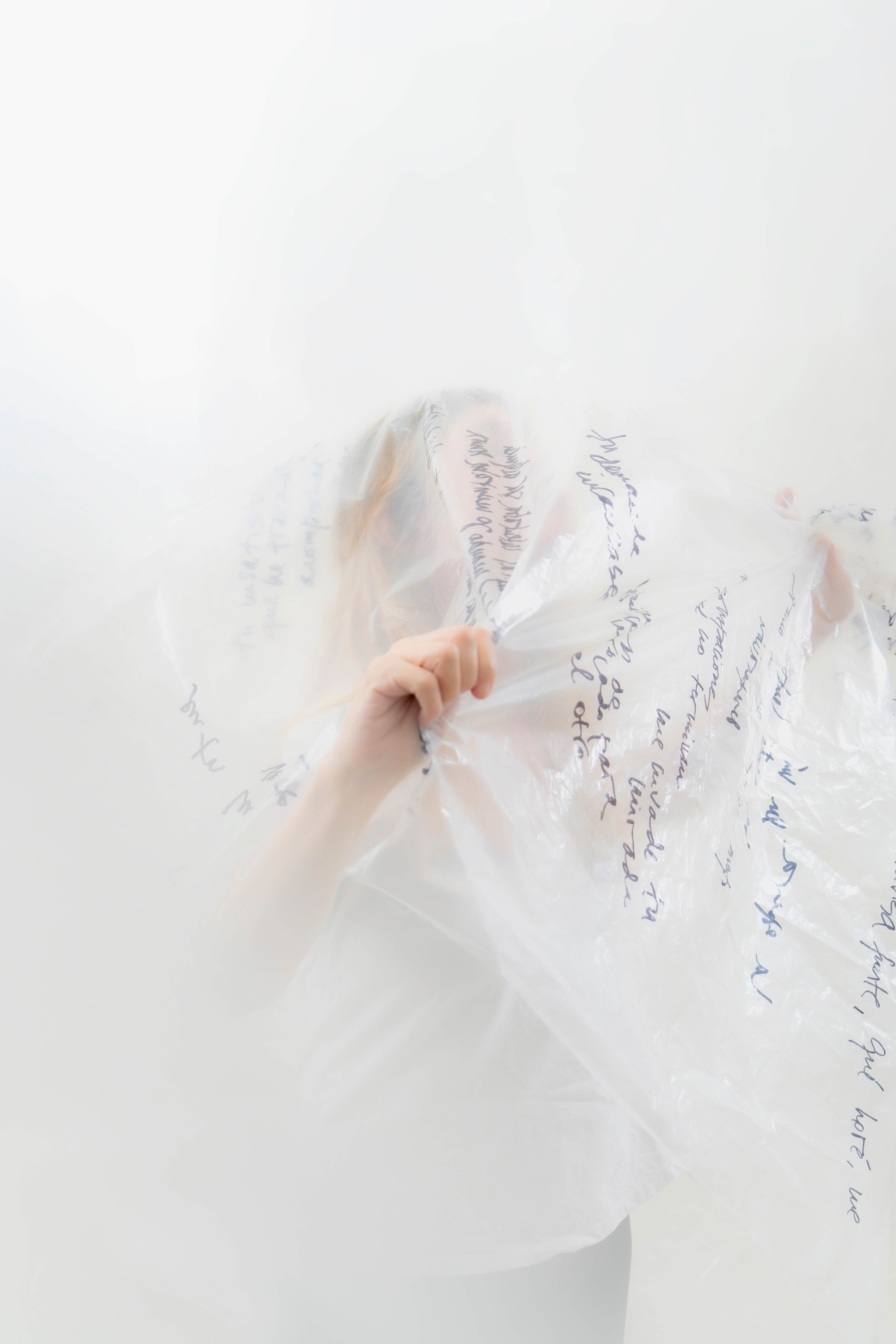 Obra de Paula Hacker - ​Atmósferas del vacío I. ​Fotografía sobre papel Matte Fibre 200g, Hahnemühle libre de ácido. 110 x 73 cm. 2026. Toma por Diego Stickar.